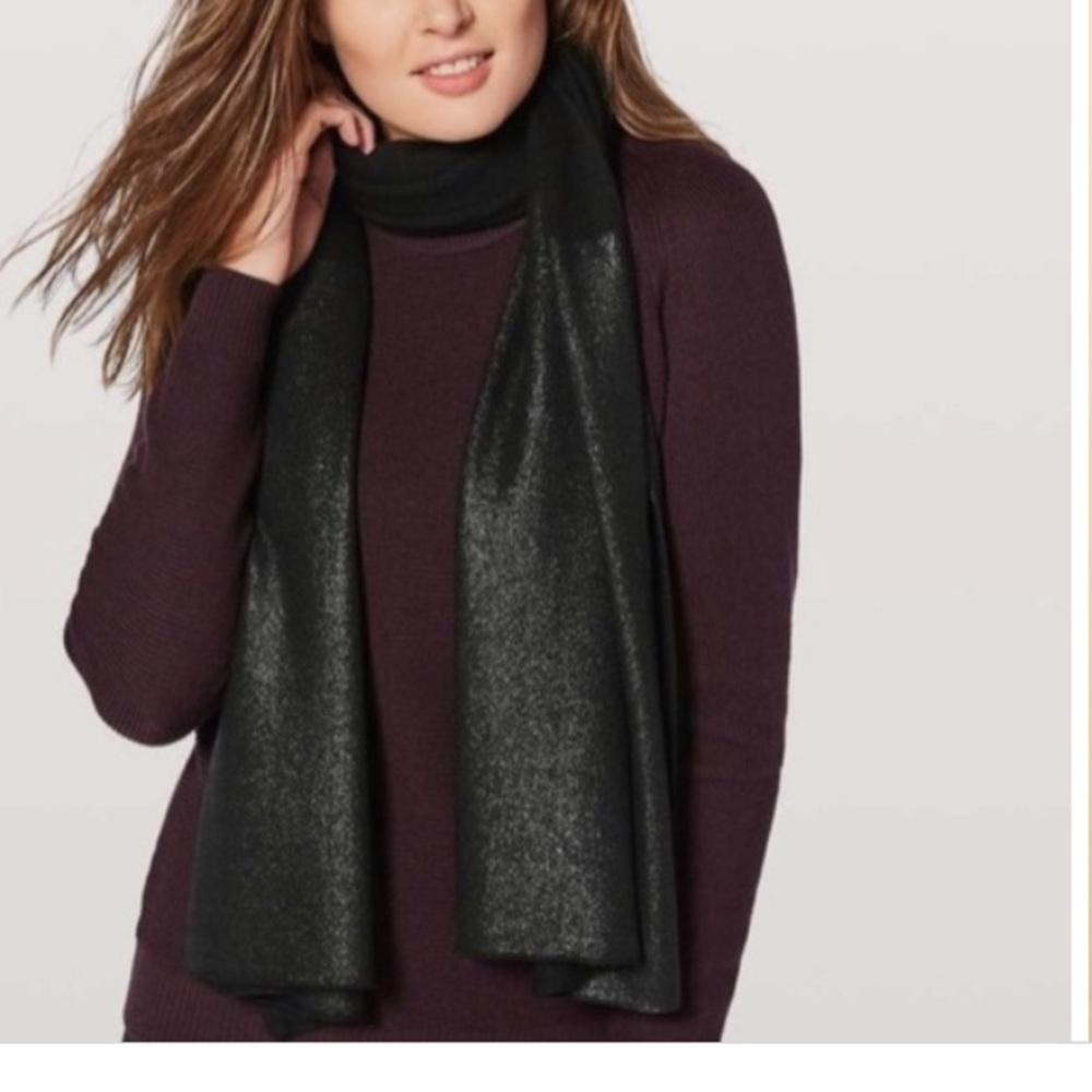 Lululemon scarf